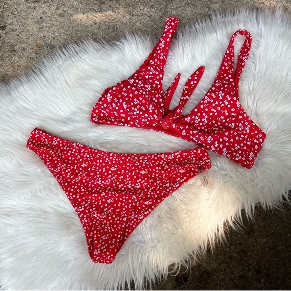 SHEIN Other - SHEIN Red and White Floral Front Knot 2 Piece Bikini